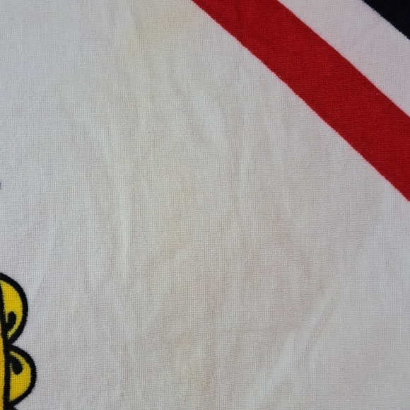 2003 Manchester United FC offical logo white & red soccer beach bath gym towel - Picture 4 of 6